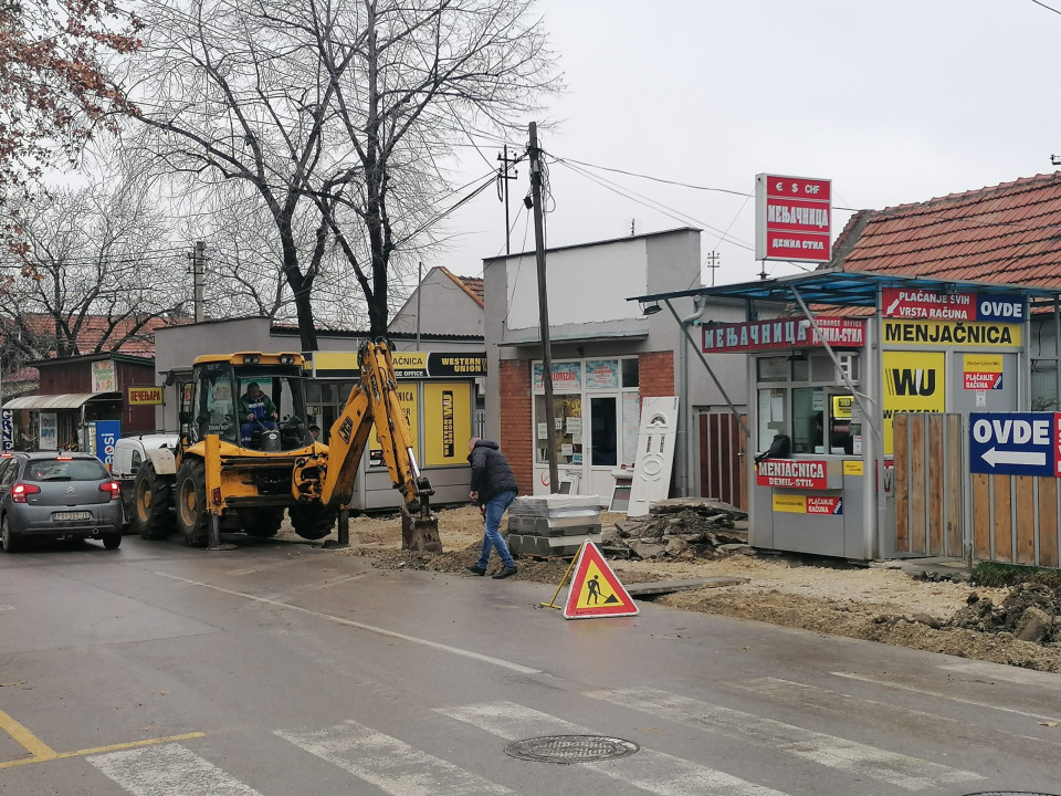 Foto/ T.Spasojević/ rekontstrukcija trotoara Bože Dimitrijevića
