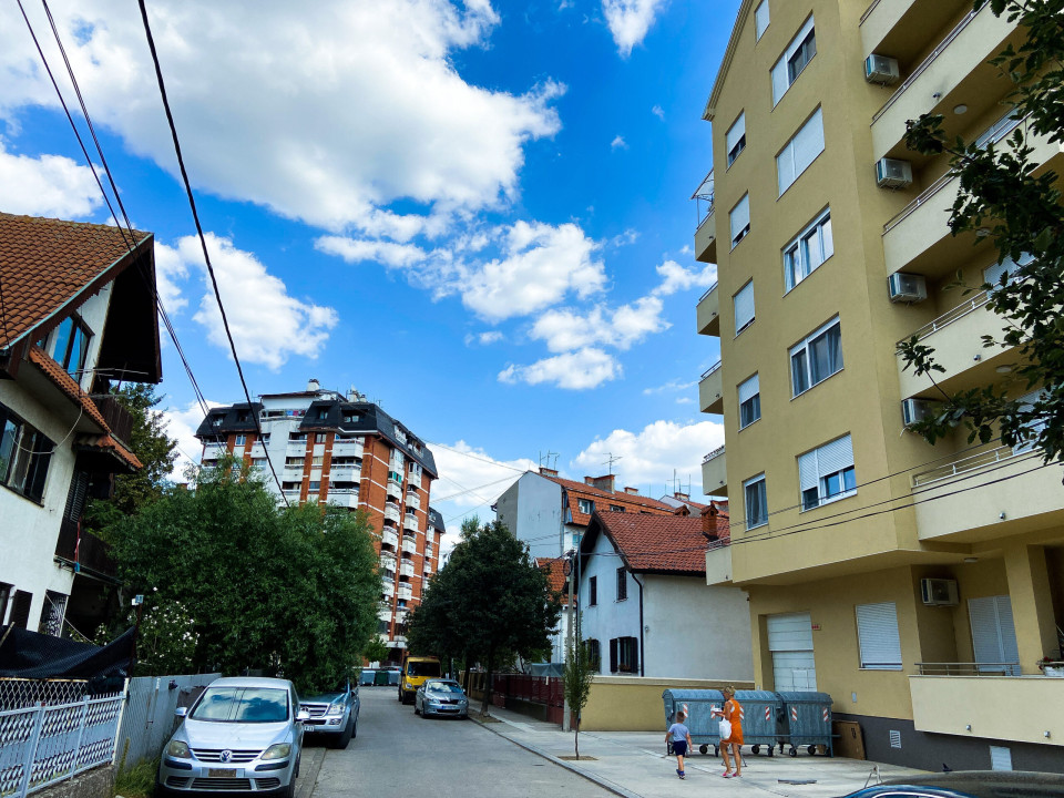 Mačvanska ulica u Požarevcu u kojoj se nalazi jedna od odgajivačnica pasa / Boom93
