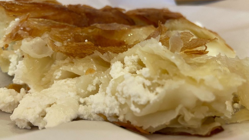Burek sa sirom