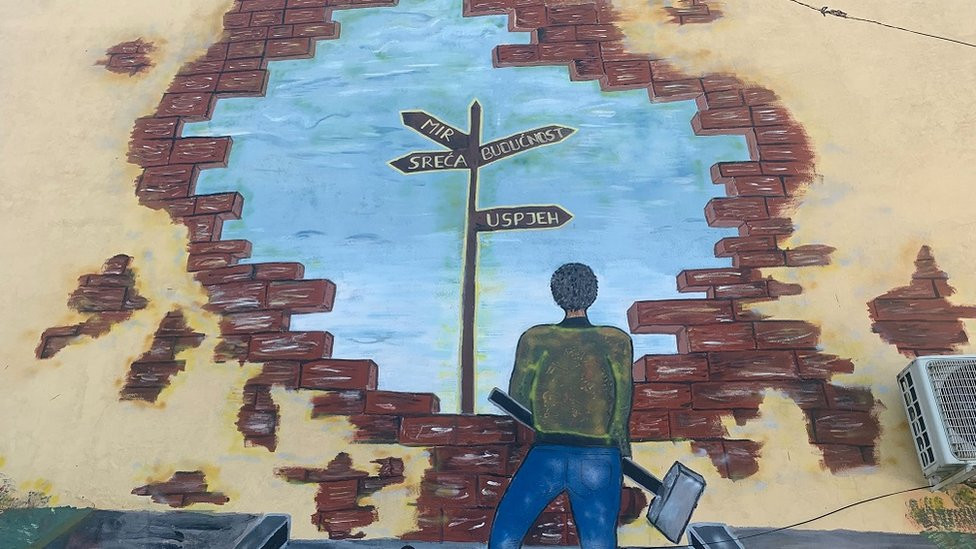 MURAL