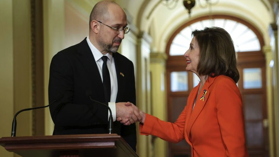 Denis Šmigal sa Nensi Pelosi tokom posete Vašingtonu u aprilu 2022. godine