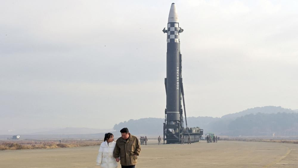 Lider Severne Koreje Kim Džong Un sa ćerkom