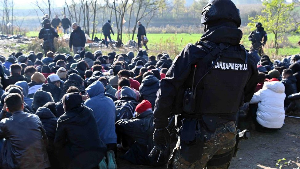 policija, migranti