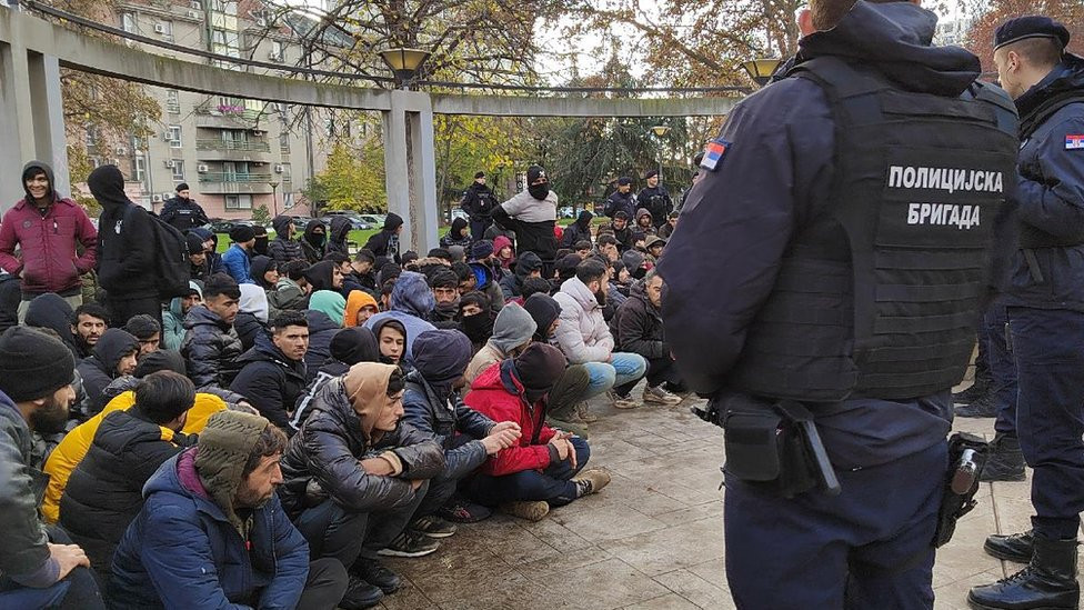 policija, migranti
