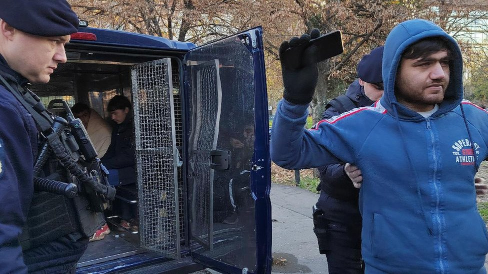 policija, migranti