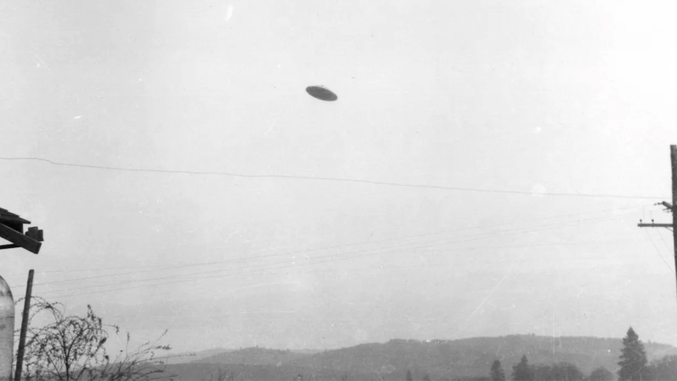 Mekminvil NLO fotografija, slikana na u blizini Mekminvil farme u Oregonu 1950. godine