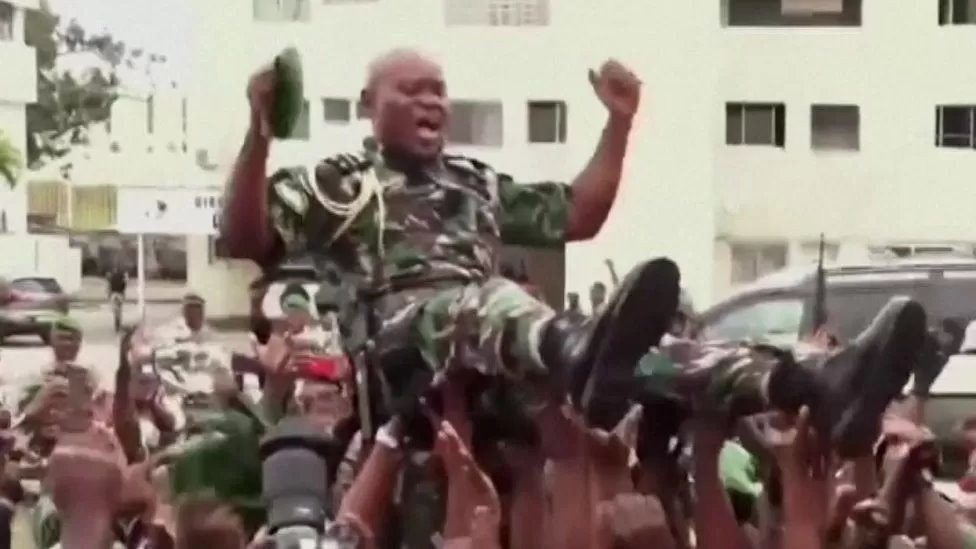 Gabon, puč u Gabonu