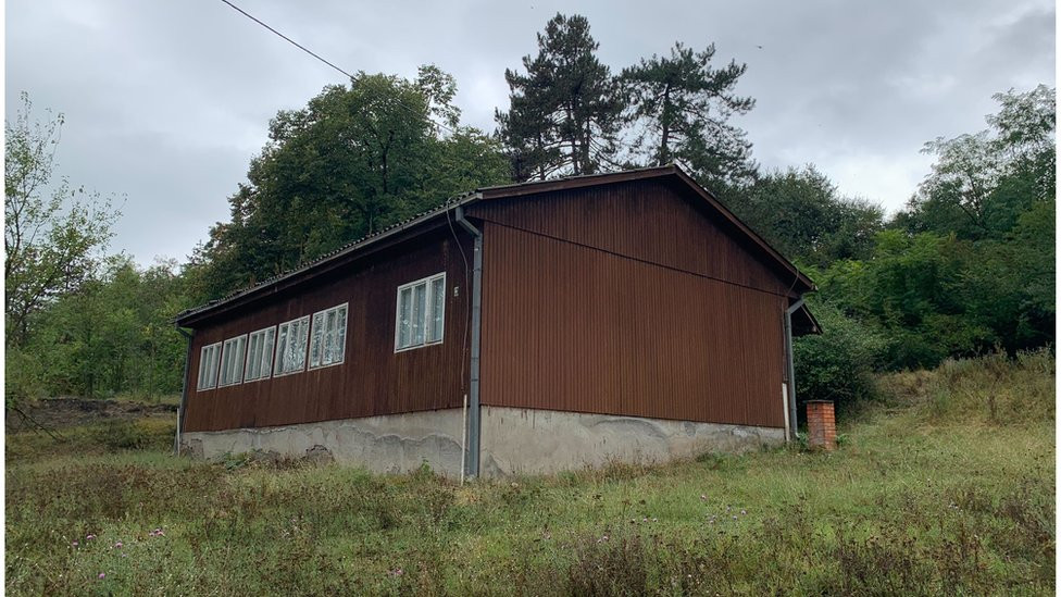Debelica, škola