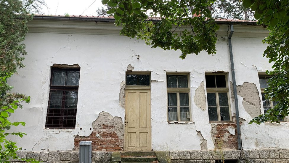 Gornje Zuniče, škola