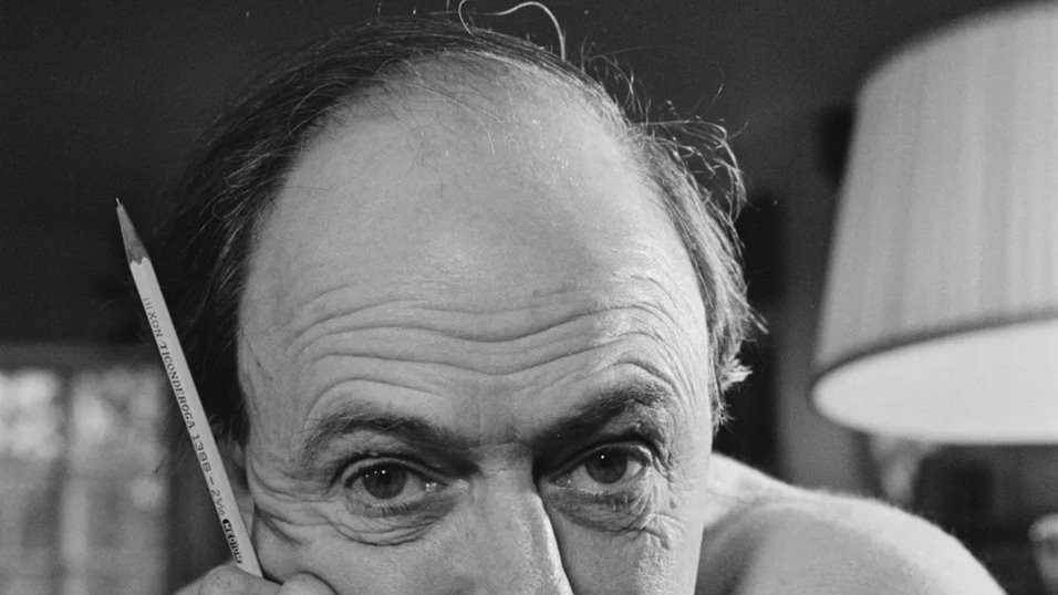 Iako Dalova reputacija nije ono što je nekad bila, mnogi, između ostalih i britanski premijer, protive se izmenama njegovih knjiga