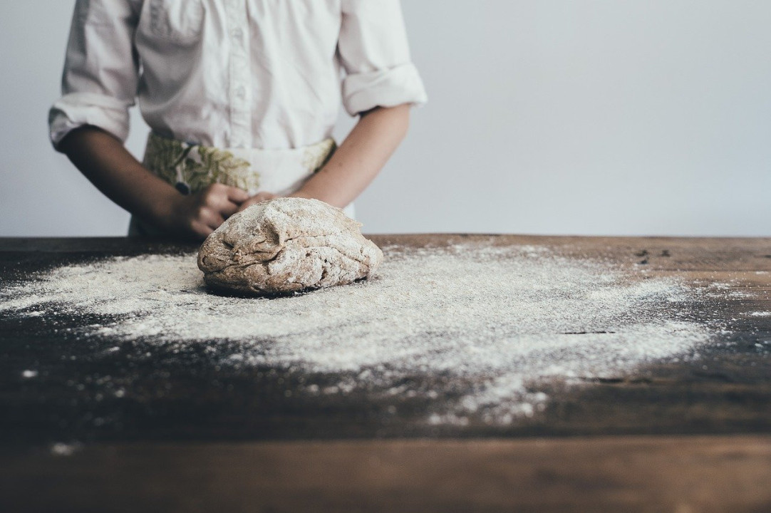 pekar/brađno/ proizvodnja hleba/ Pixabay