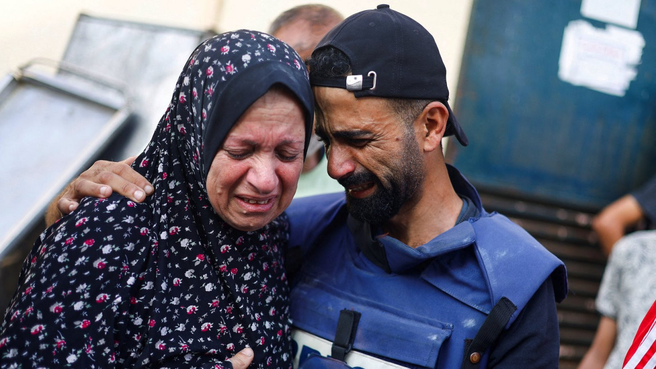 Fotoreporter Muhamed Al-Alul, izgubio je ženu, tri ćerke i sina.