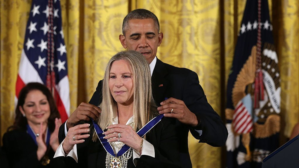 Barbra Strajsend, Barak Obama
