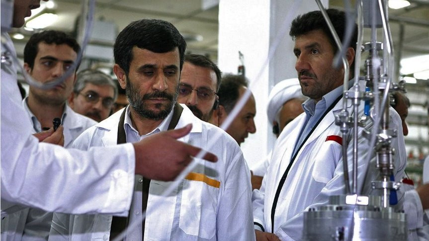 Nekadašnji iranski predsednik Mahmud Ahmadinedžad najavio je pojačanu proizvodnju uranijuma u nuklearnoj elektrani u Natancu - fotografija iz 2008. godine