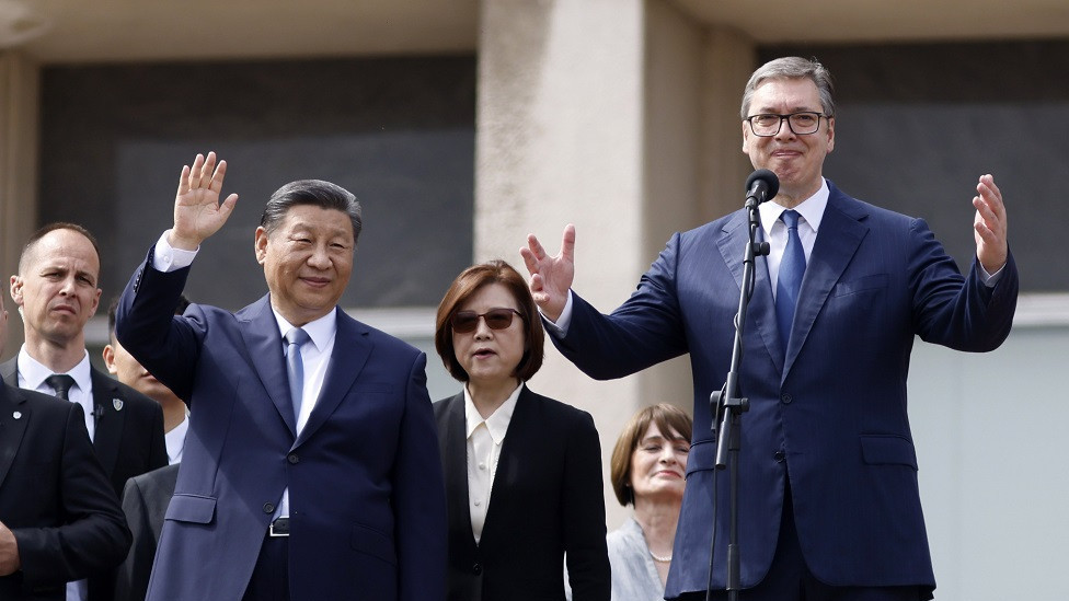 Lideri Si Đinping i Aleksandar Vučić pozdravljaju okupljene na Novom Beogradu