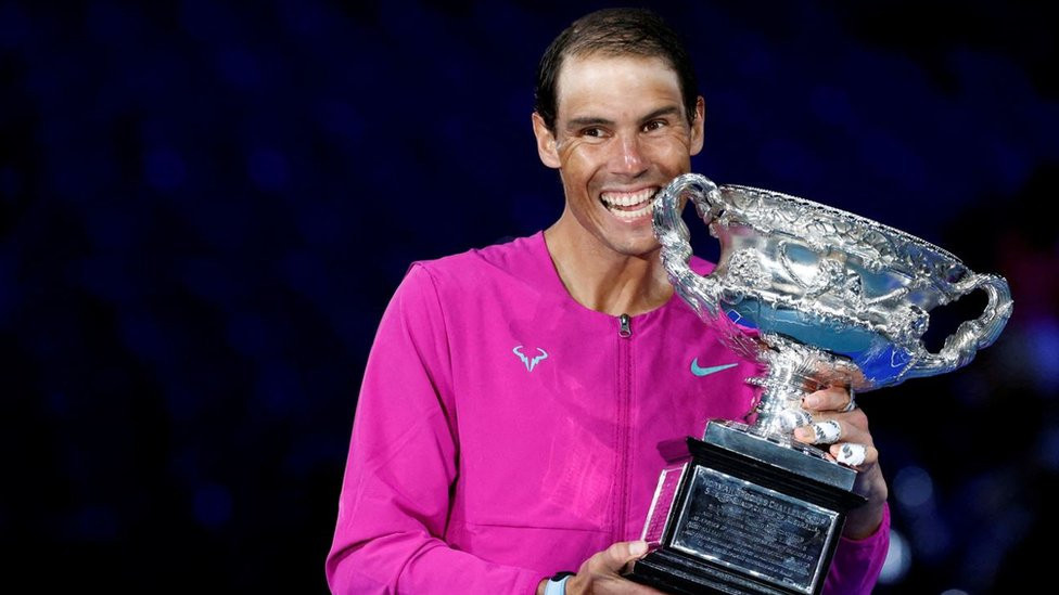 Rafael Nadal sa titulom u Australiji 2022. godine