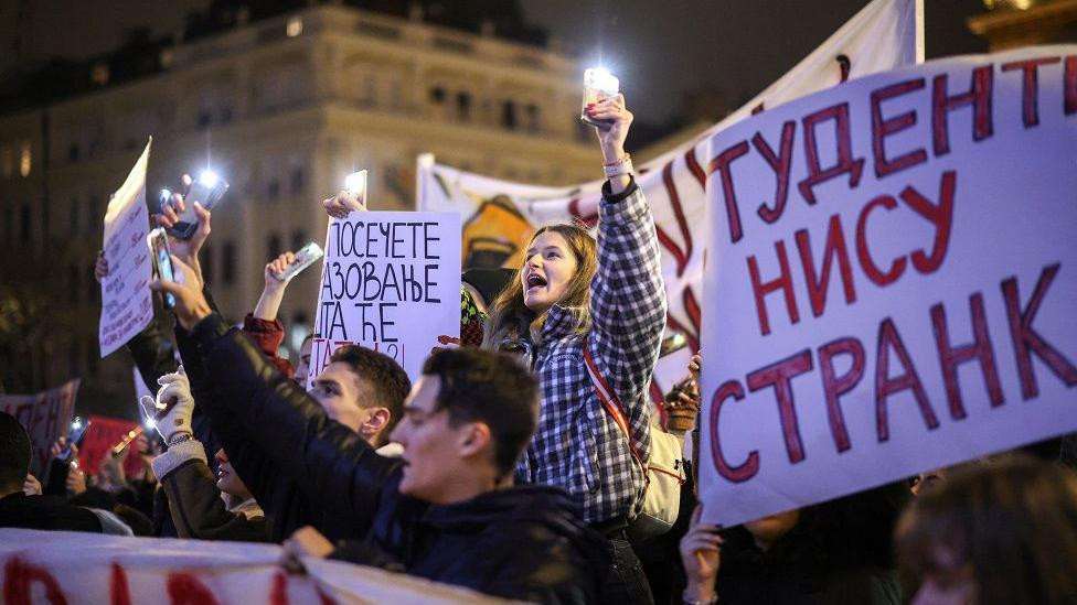 Protest studenata na Andrićevom vencu, ispred zgrade Predsedništva Srbije 11. decembra