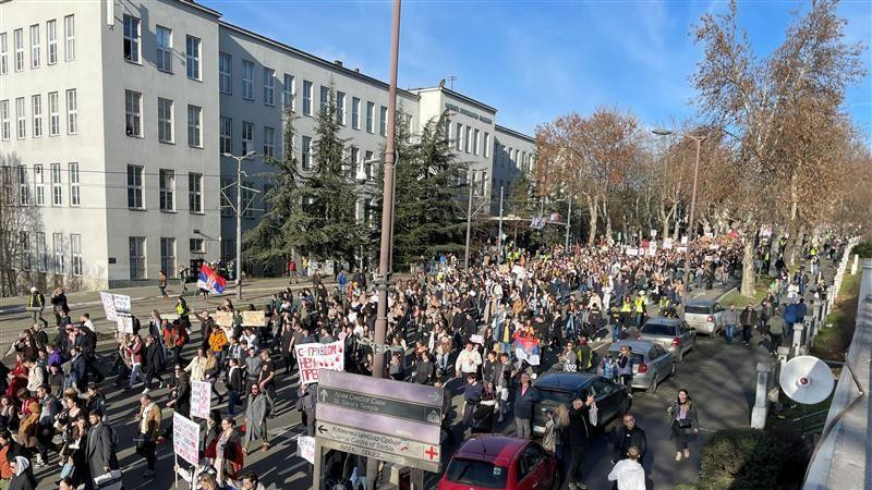 kolona studenata, studentski protest, blokada autokomande