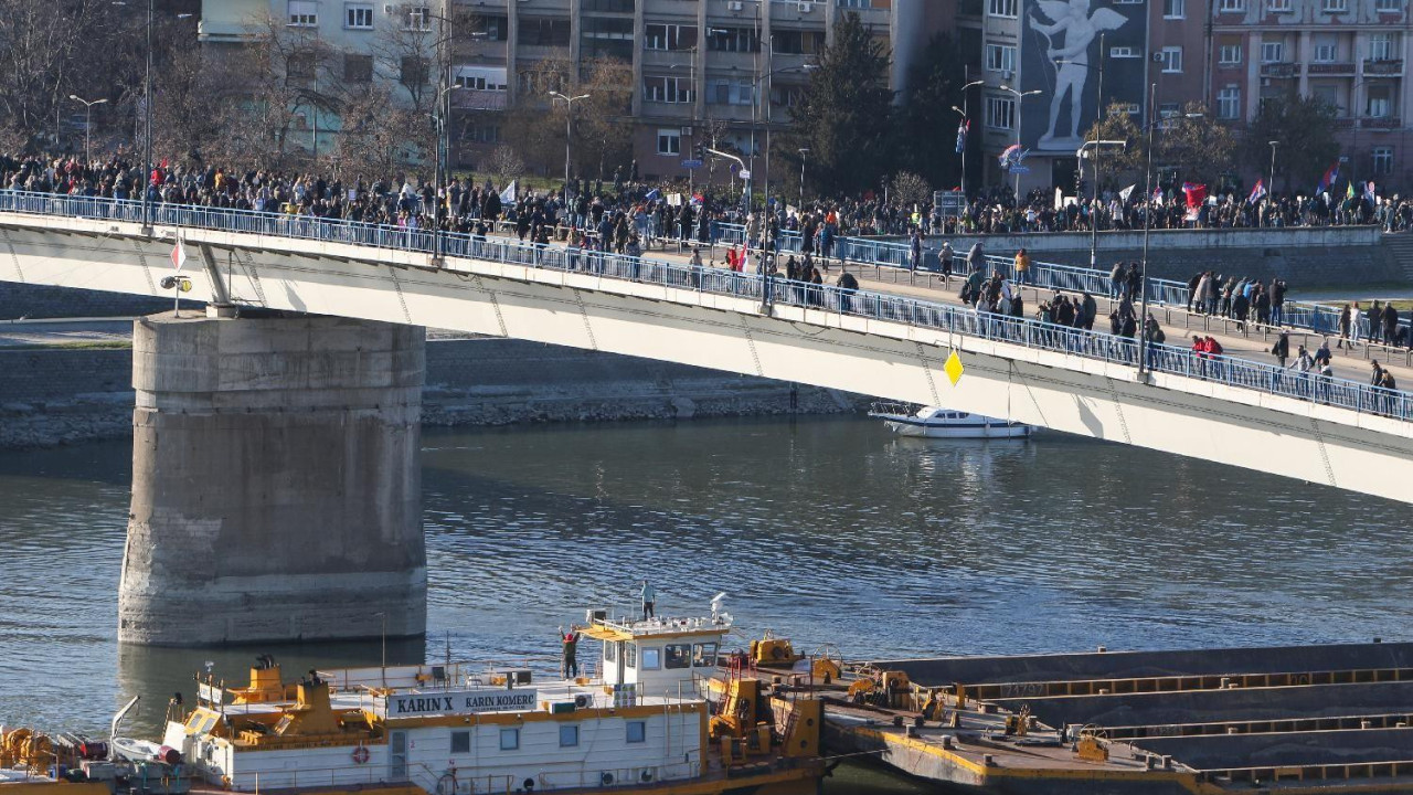 studenti, studentski protest, blokada mostova