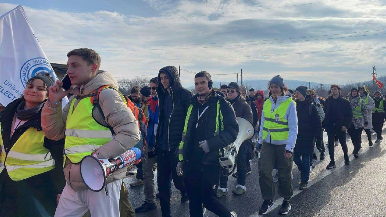 studenti, studenti pešače