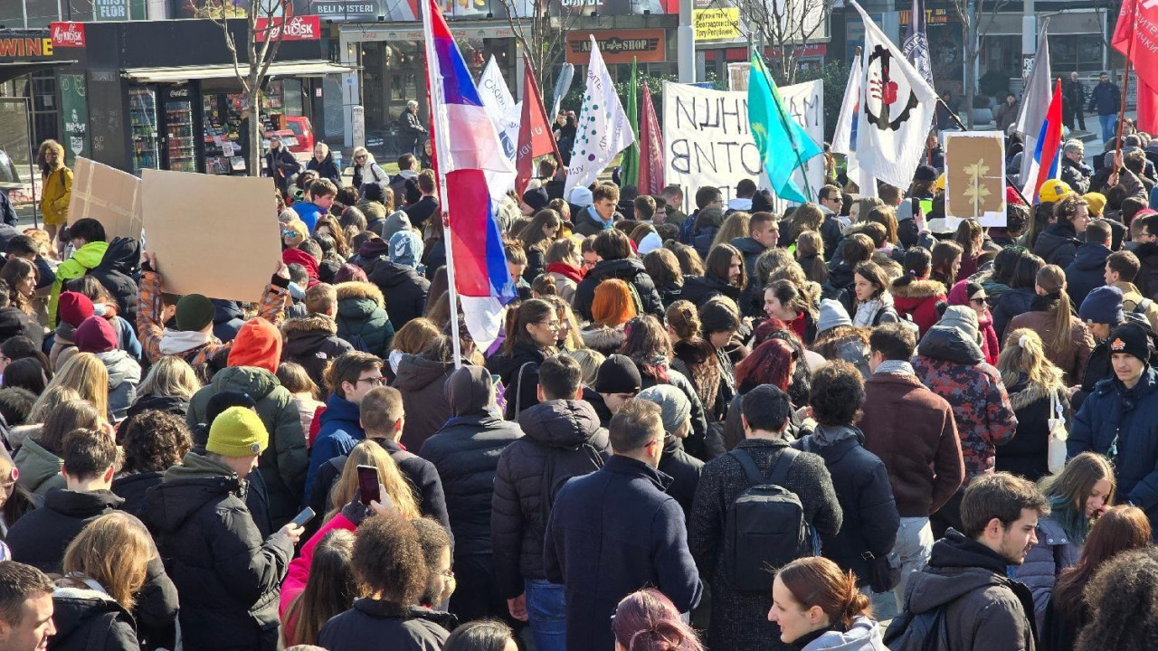 Demonstranti na ulici u Beogradu