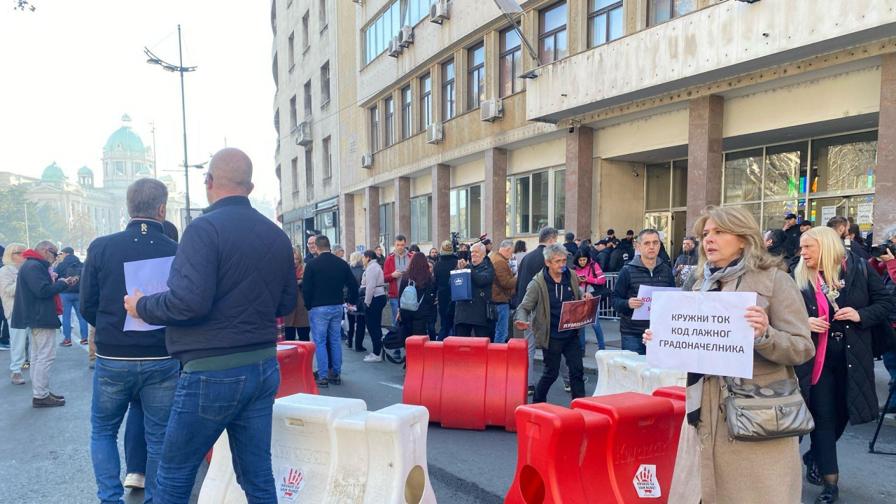 Protest ispred Skupštine Beograda