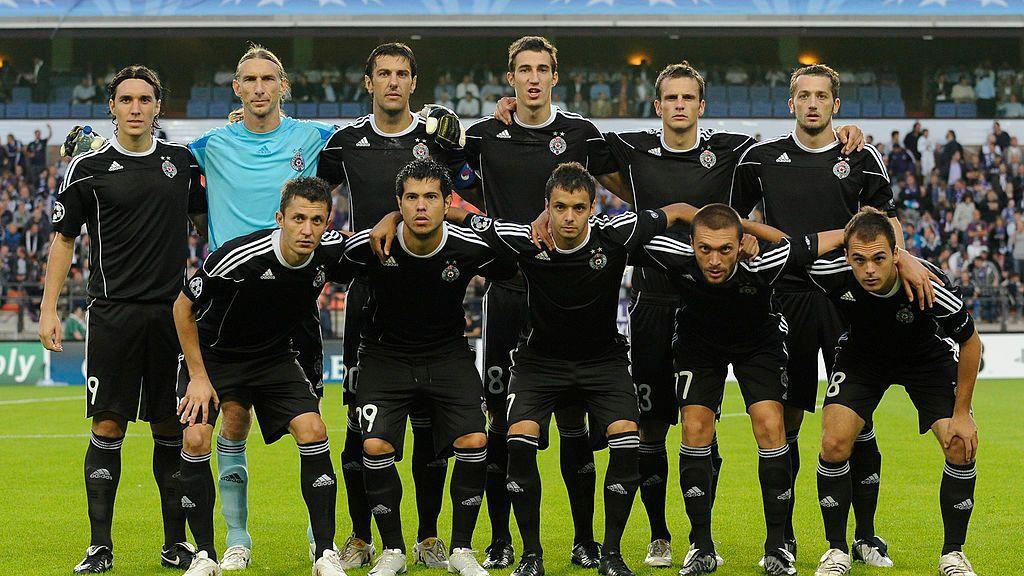 partizan, tim partizana, radiša ilić, Tim Partizana pred meč sa Anderlehtom u Ligi šampiona 2010. Kleverson Kordova Kleo, Radiša Ilić, Mladen Krstajić, Radosav Petrović, Marko Jovanović, Ivan Stevanović, Aleksandar Davidov, Milan Smiljanić, Nemanja Tomić, Ivica Iliev, Aleksandar Lazevski