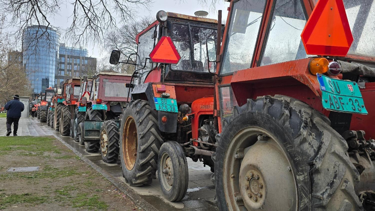 traktori u centru Beograda