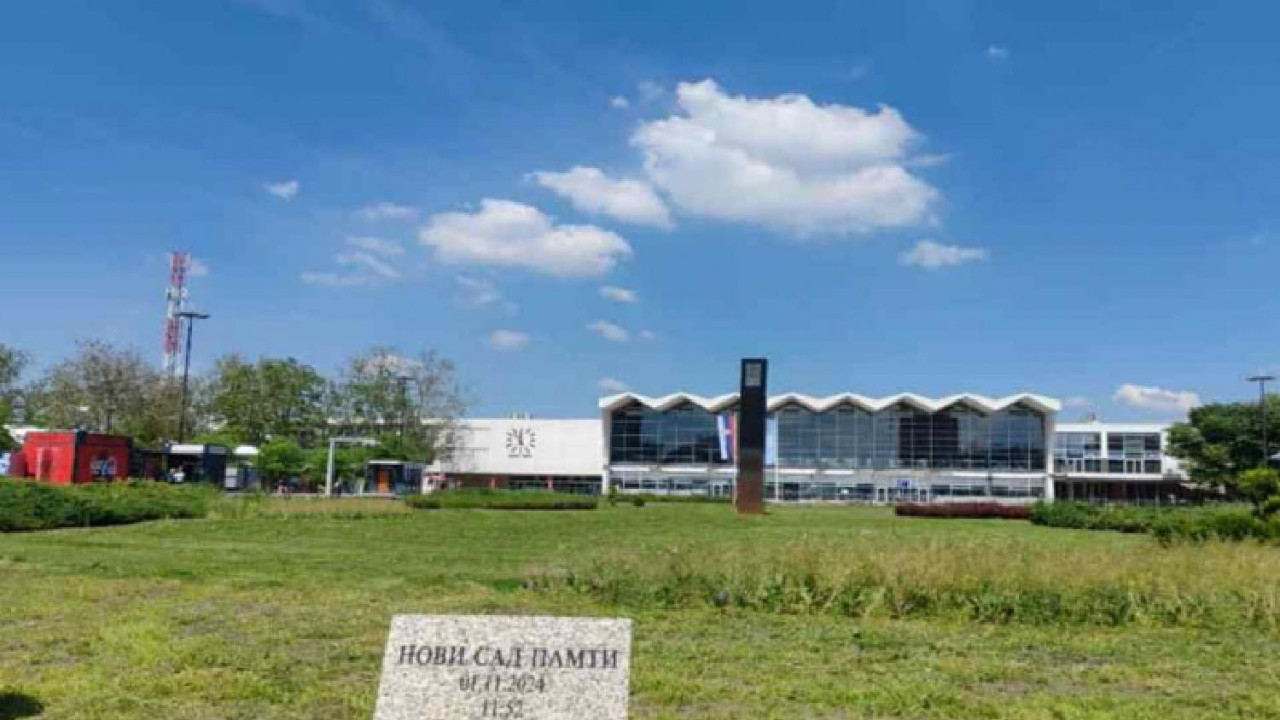novi sad, protest u novom sadu, tragedija u novom sadu, spomenik žrtvama u Novom Sadu
