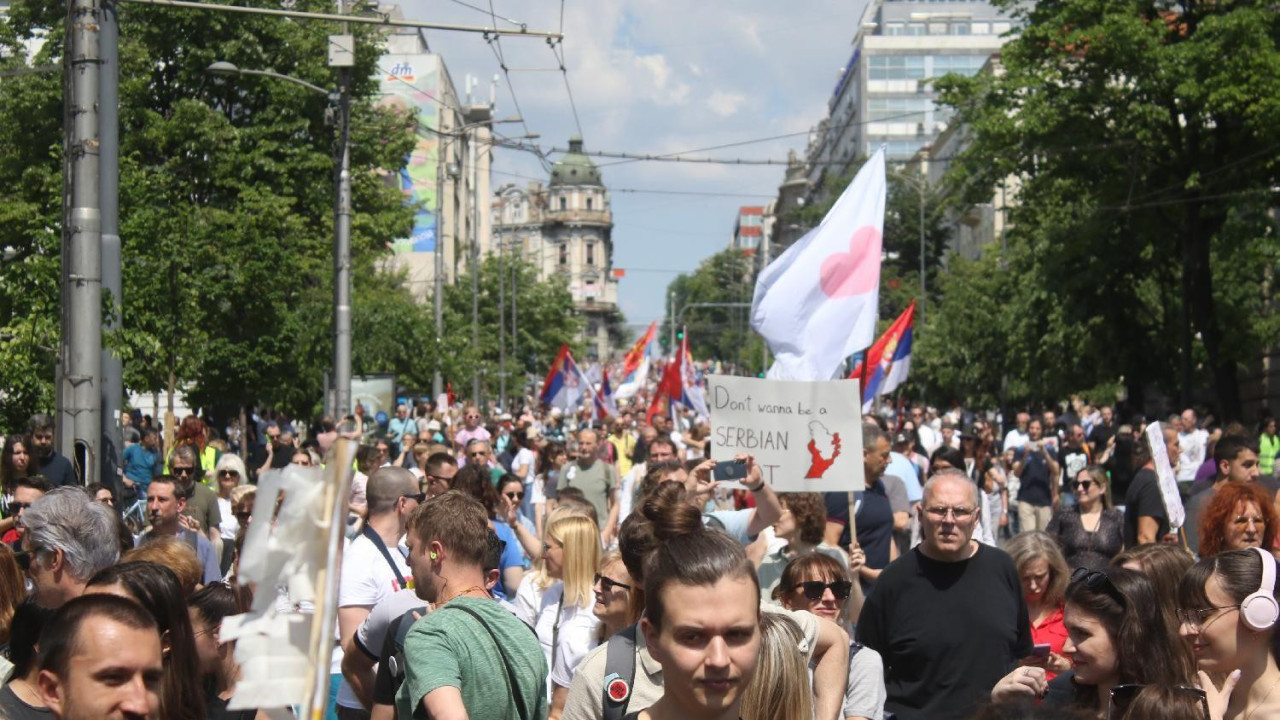 studenti, sindikati, protest studenata i sindikata ispred vlade