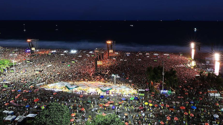 Na hiljade ljudi okupilo se da sluša pevačicu Ledi Gagu u Brazilu