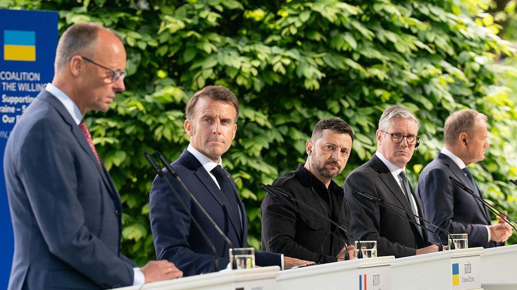nemački kancelar merc, emanuel makron, zele ski, kir starmer, donald tusk