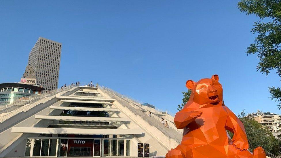 Piramida, sagrađena kao svojevrsni mauzolej Envera Hodže, postala je važno kulturno središte u Tiranu