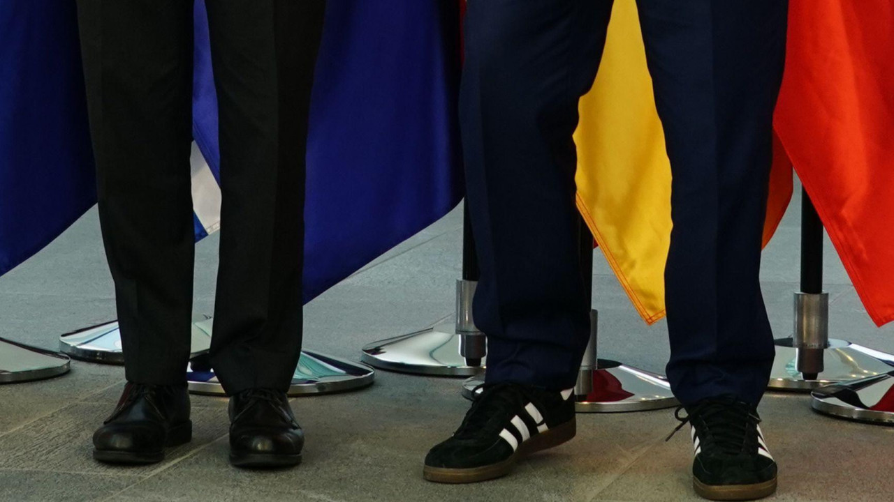 Cipele bivšeg nemačkog kancelara Olafa Šolca i patike Edija Rame na konferenciji o Zapadnom Balkanu u Berlinu