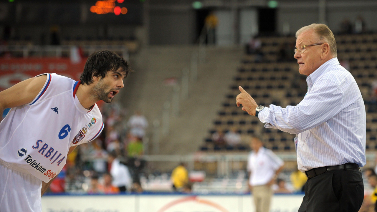 Teodosić i trener Dušan Ivković tokom meča Srbije protiv Turske 2009. 