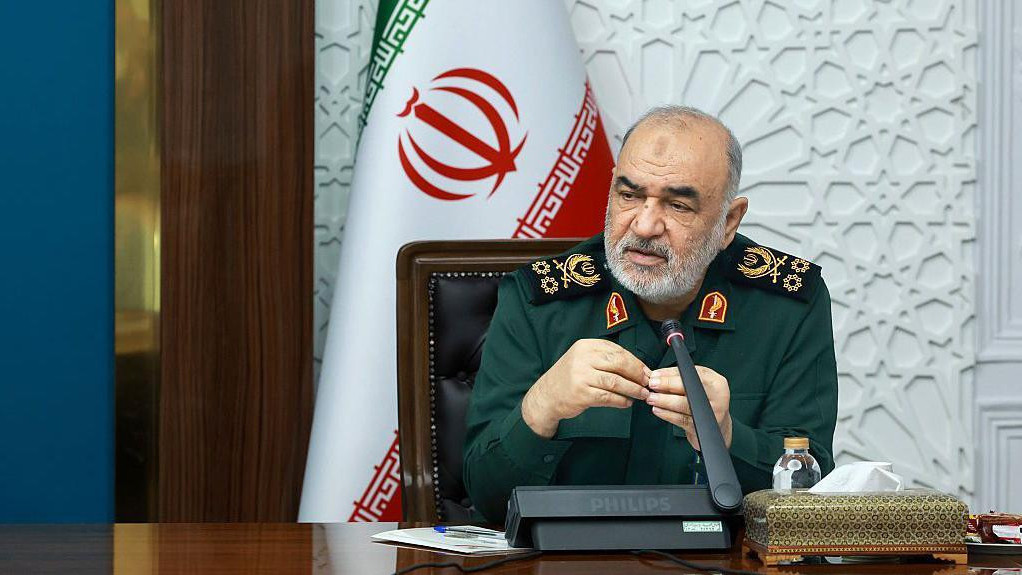 Vrhovni komandant Korpusa islamske revolucionarne garde, Hosein Salami, sastao se sa iranskim predsednikom Masudom Pezeškijanom u iranskoj prestonici Teheranu 2. juna 2025. godine.