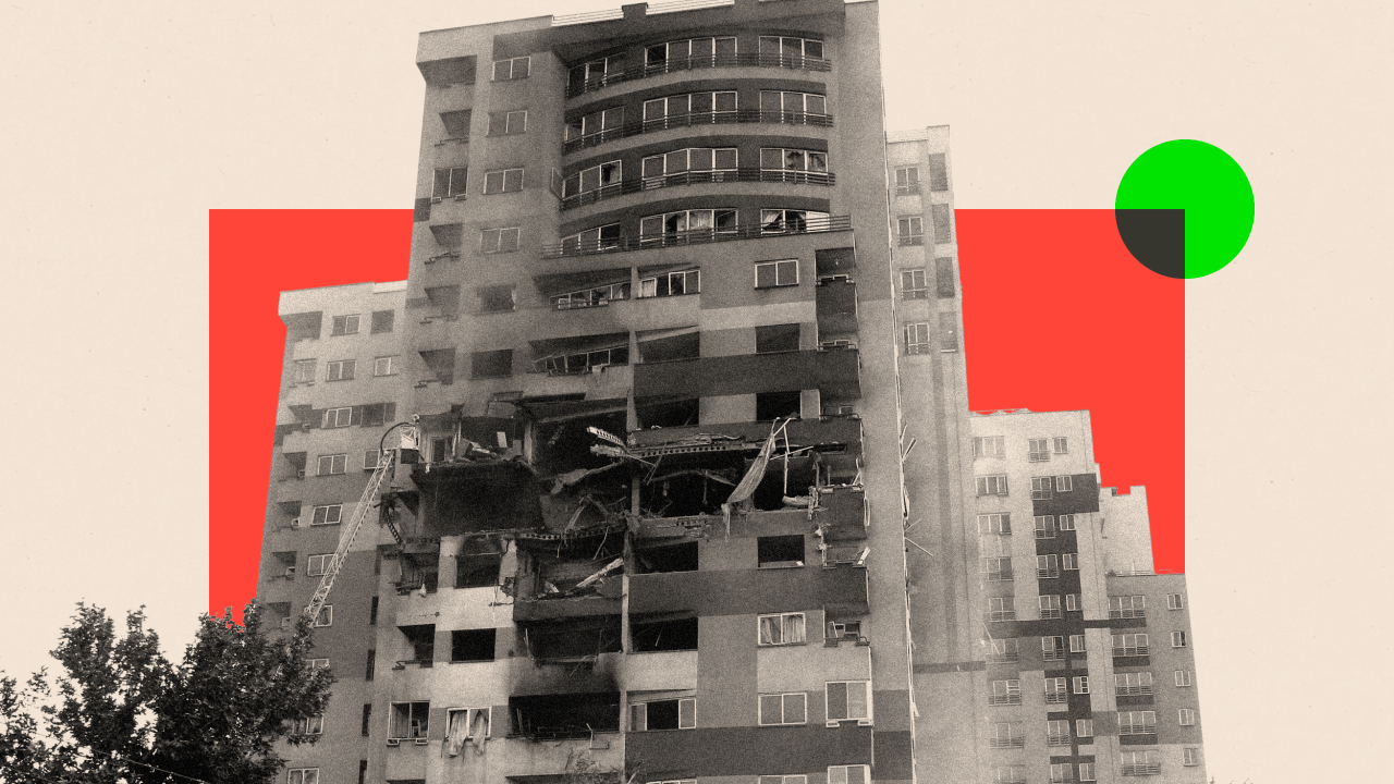 Obrađena slika oštećene zgrade u iranskoj prestonici, Teheranu, nakon izraelskog napada, 13. juna 2025. godine.