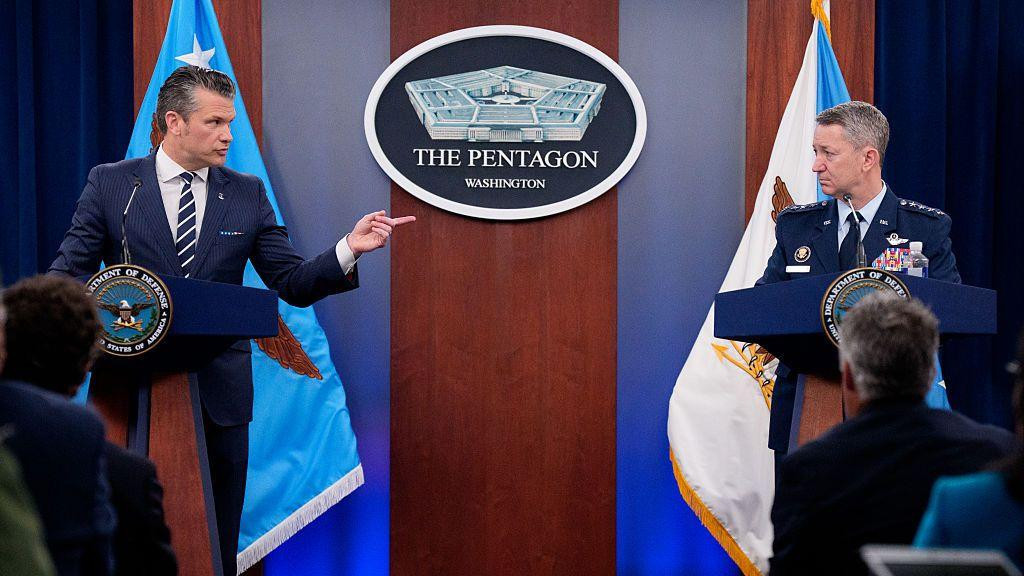 Pentagon, Hegset