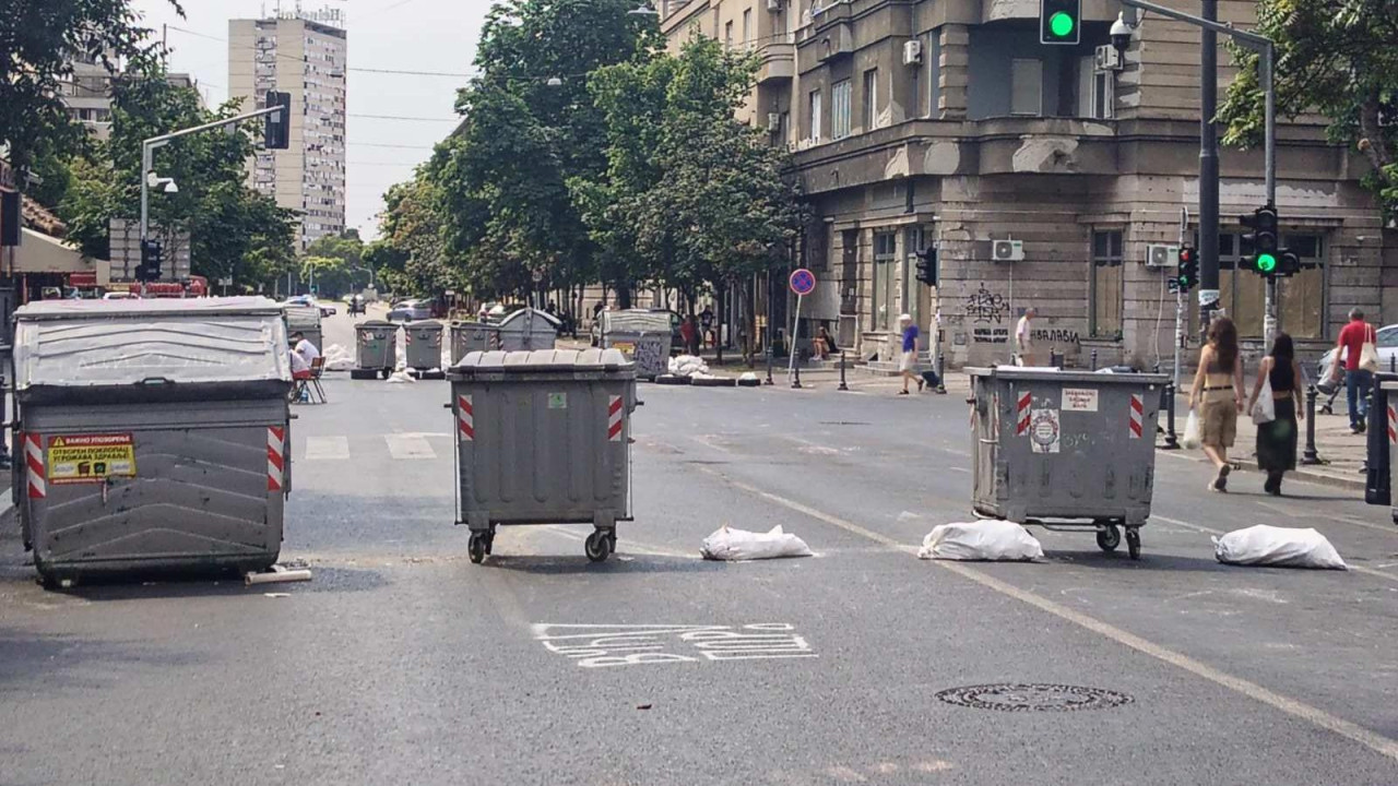 Kontejneri na ulici