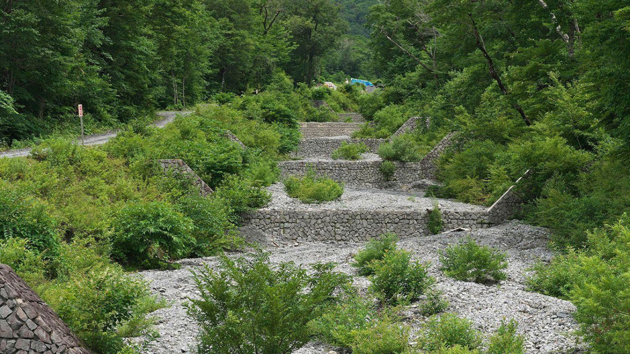 Brana za zaštitu od klizišta u podnožju planine Daisen, prefektura Totori, Japan
