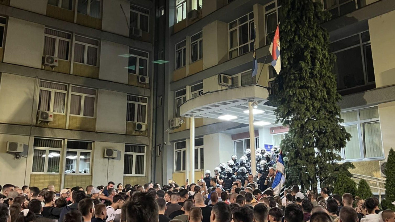 Protest ispred policijske stanice u Užicu
