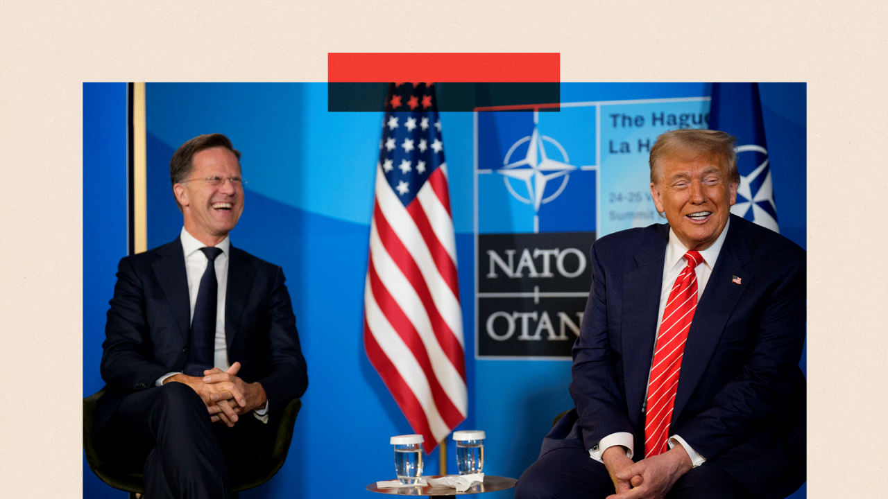 Donald Tramp i Mark Rute se smeju dok razgovaraju sa medijima na samitu NATO-a 25. juna 2025. u Hagu, Holandija.