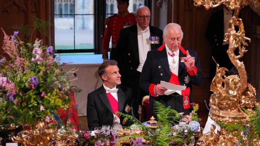 Britanski monarh drži govor pred 160 gostiju 