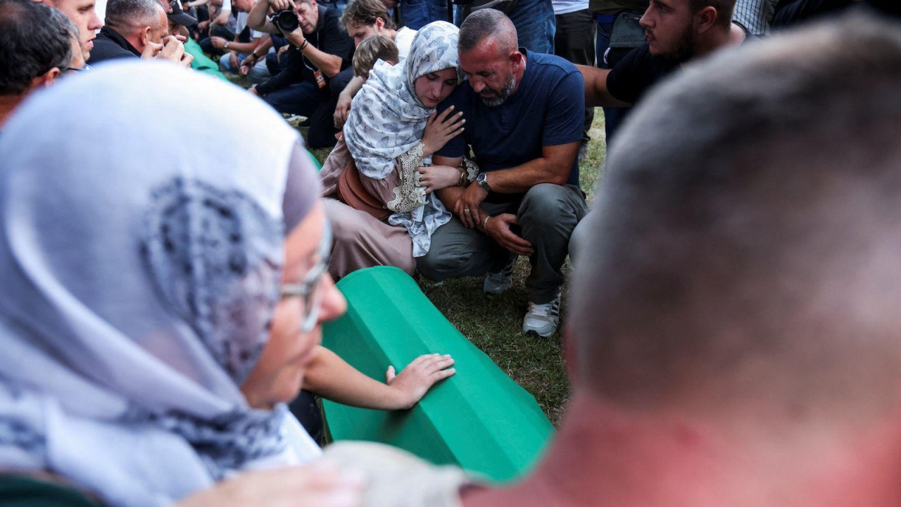 Kovčeg jedne od sedam žrtava koje će biti sahranjene 11. jula u Potočarima