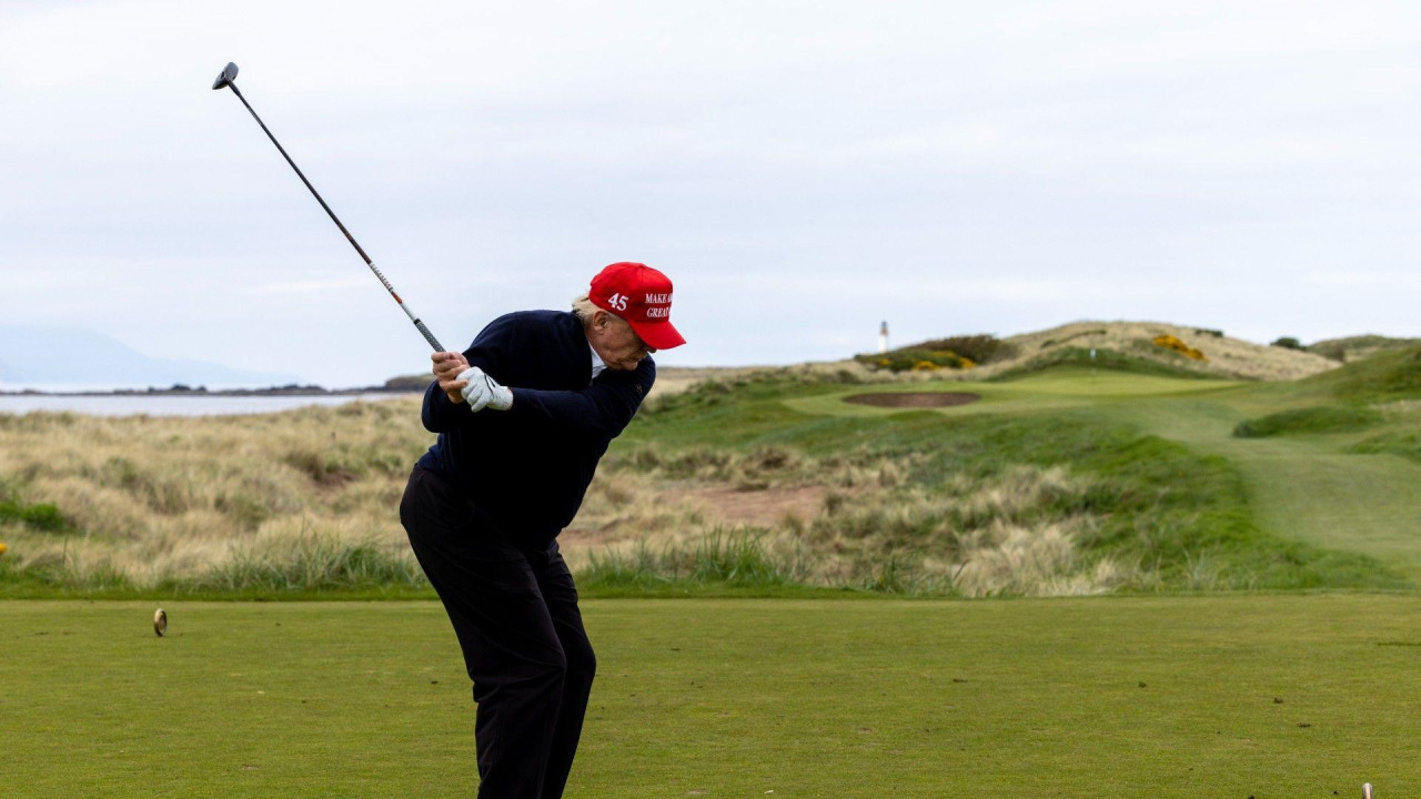 Tramp na terenima za golf u Škotskoj