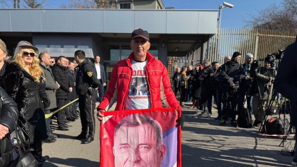 Dodik pristalice