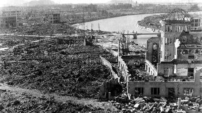Razrušen grad pole atomske bombe