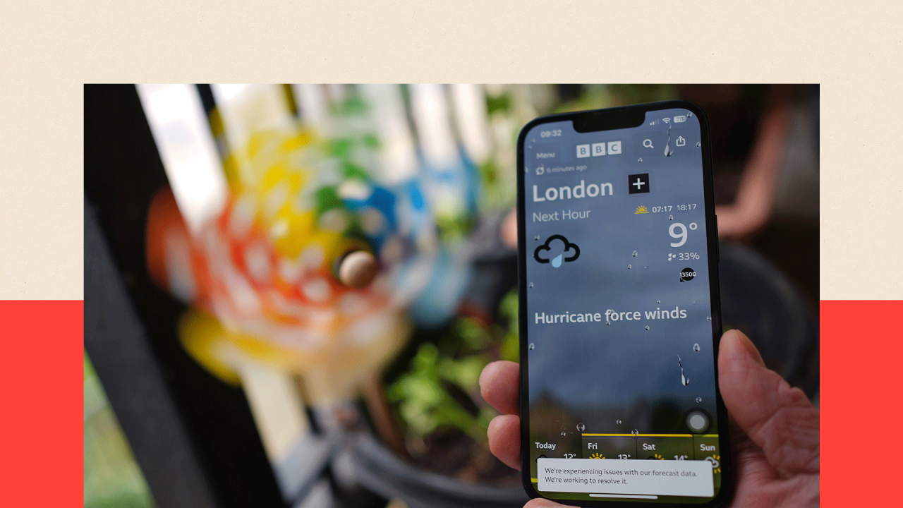 fotografija telefona na kome je BBC aplikacija za vremensku prognozu 