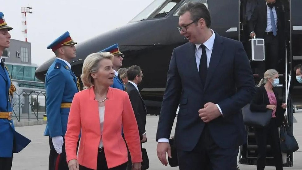 Vučić i Urusla fon der Lajen