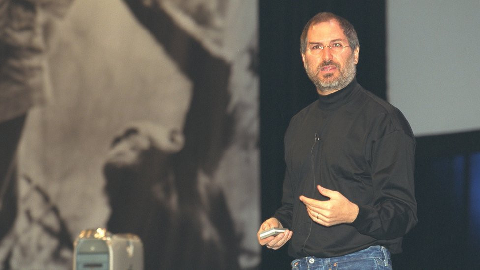Steve Jobs giving a presentation in Paris in 1999